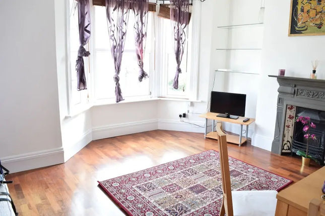 2 Bedroom Maisonette in Barons Court