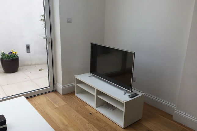 Stunning 2 Bedroom Apartment in Battersea
