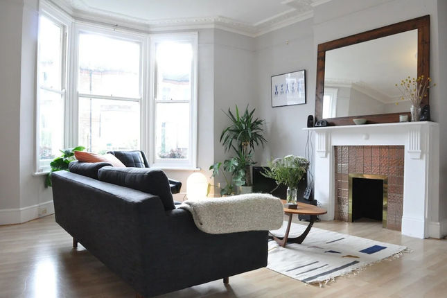 2 Bedroom Flat With Garden in New Cross
