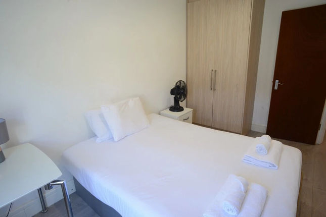 Bright Camberwell 2 Bedroom Flat