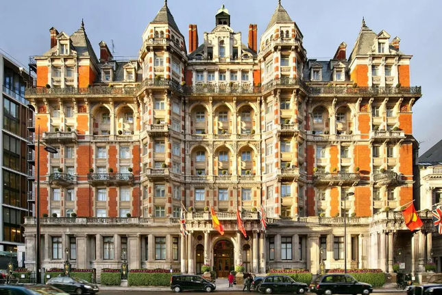 Executive Knightsbridge Apartment