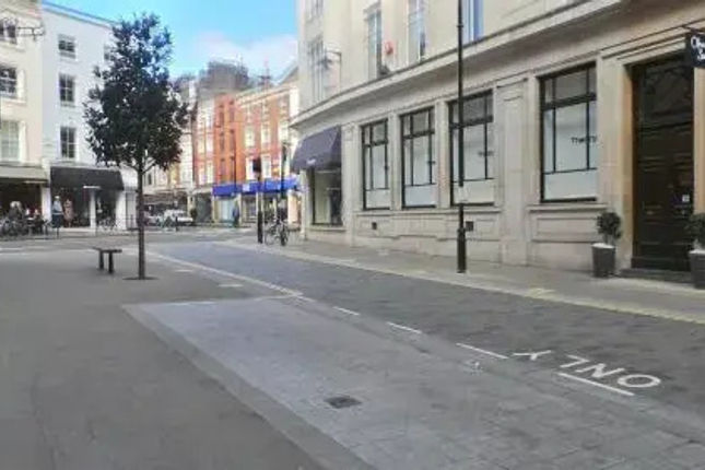 2 bedroom modern apartment on historic Marylebone Lane