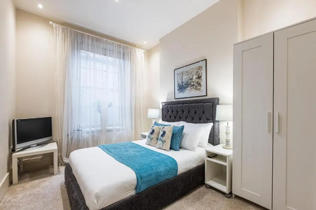 Elicia’s South Kensington Apartment