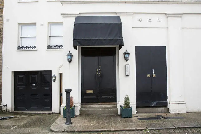 Comfortable one bedroom apartment in Notting Hill, Lambton Place near Portobello