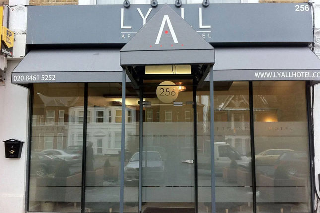 Lyall Apartment Hotel