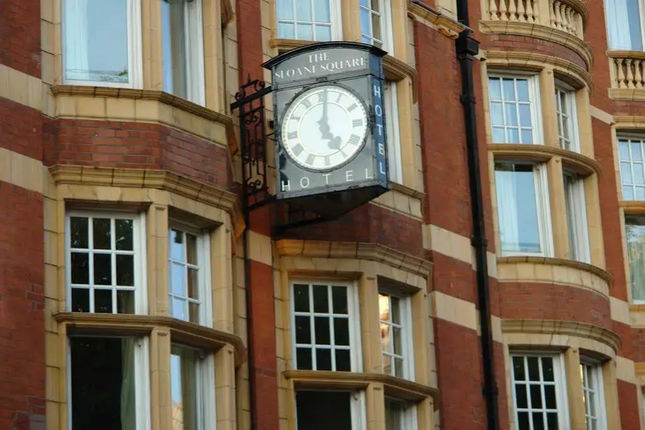 Brompton House – The Beach