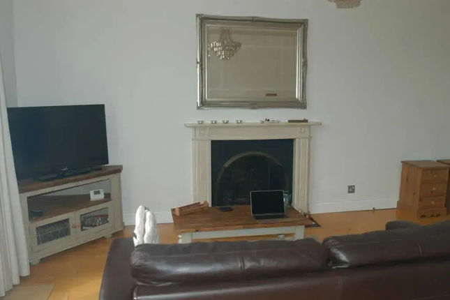 D Collection@Kensington Apartments