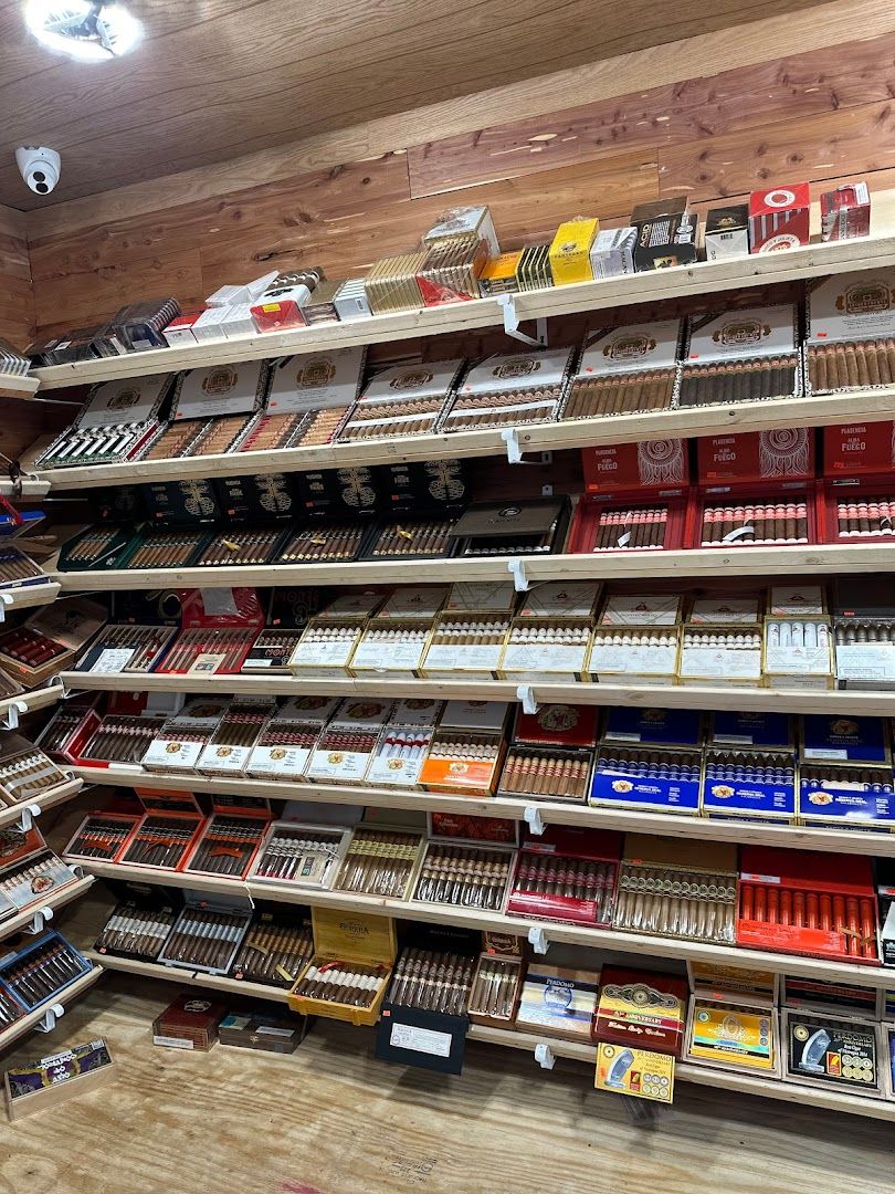 SMOKE CLOUDS TOBACCO VAPE STORE
