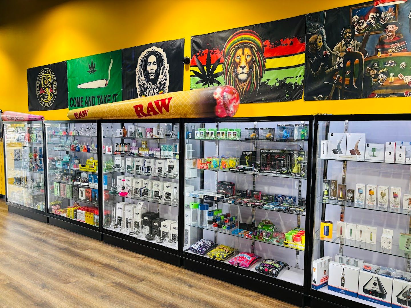smoke shop thc vape One Love Smoke Shop - Reviews, Photos & Phone Number - Updated May 2026 -  Convenience Stores in Manatee County, Florida (FL) main image 1