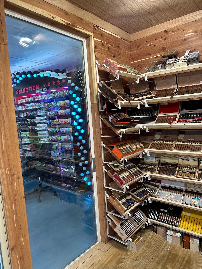 SMOKE CLOUDS TOBACCO VAPE STORE
