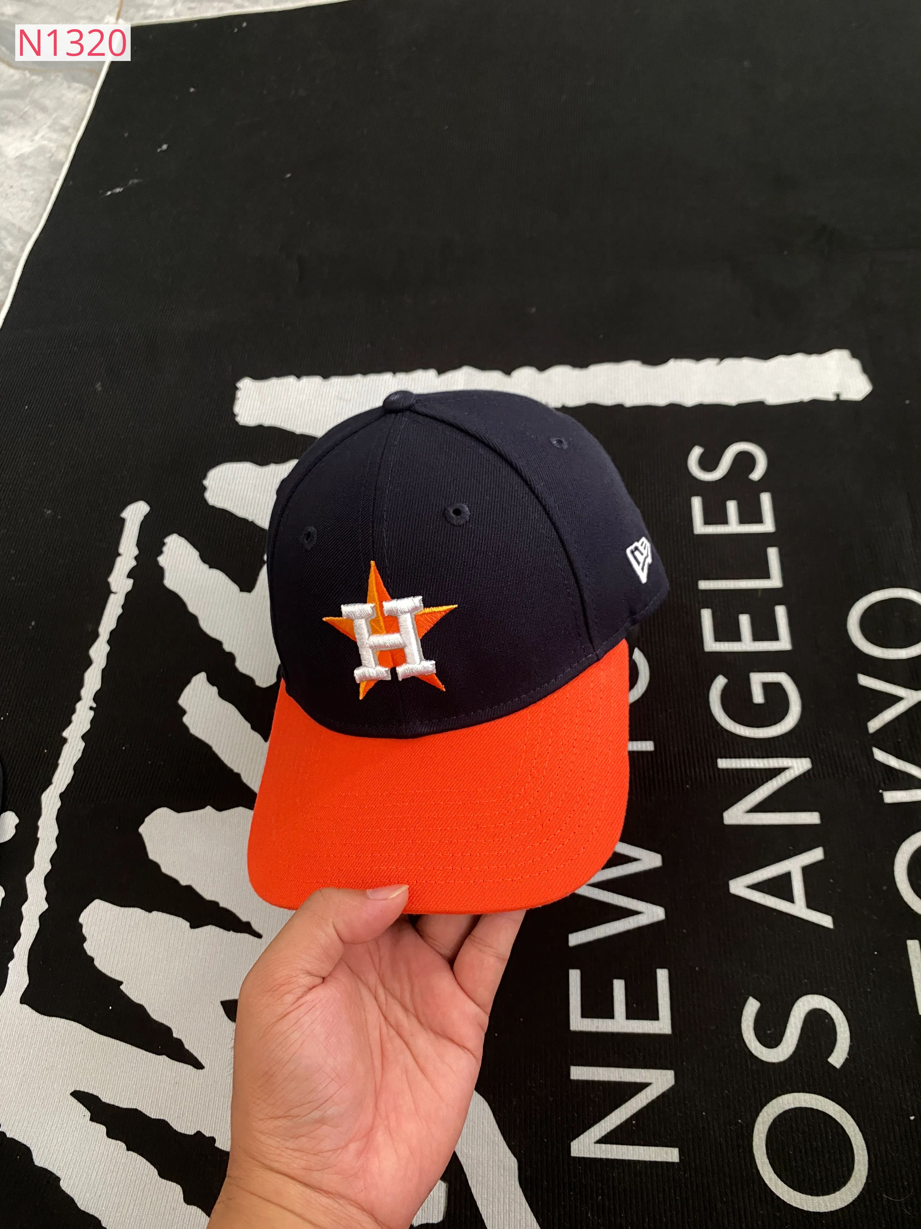 Nón New Era