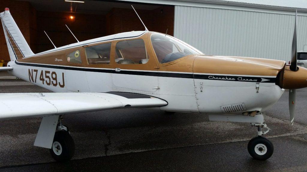 Always hangared 1968 Piper Cherokee Arrow aircraft
