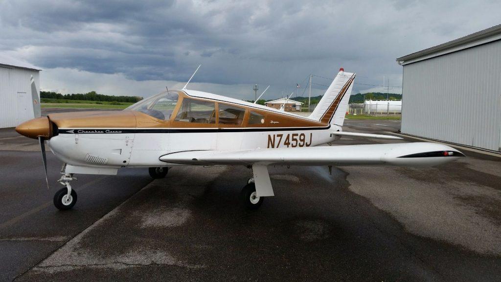 Always hangared 1968 Piper Cherokee Arrow aircraft