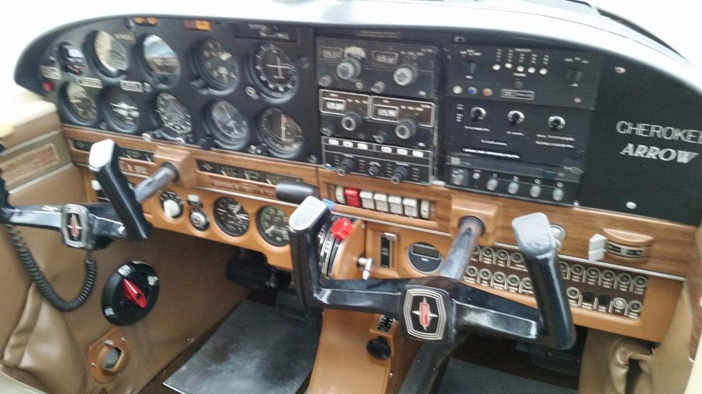 Always hangared 1968 Piper Cherokee Arrow aircraft