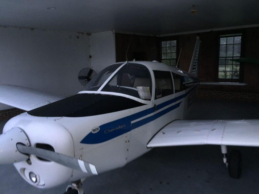 Always hangared Piper Cherokee pa28 160 aircraft