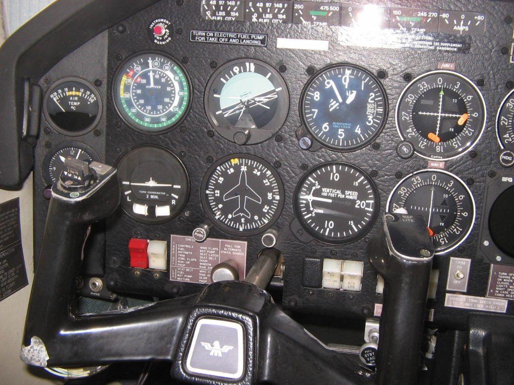 1977 Mooney M20J N201sg aircraft