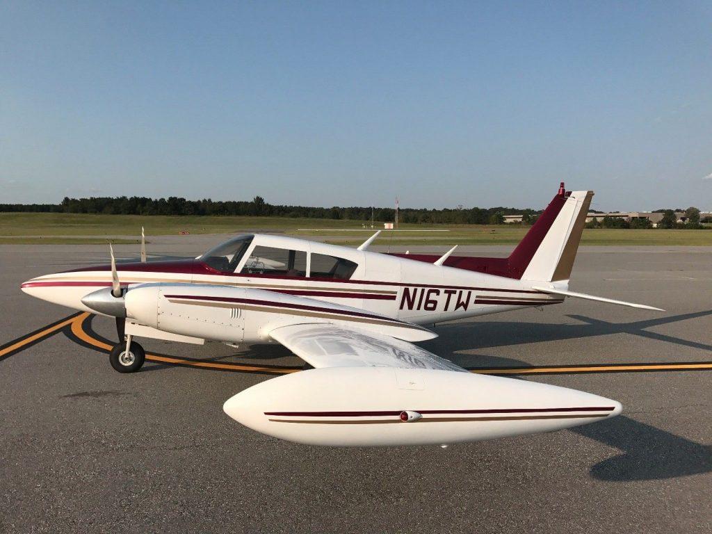 immaculate 1964 Piper PA30 Twin Comanche