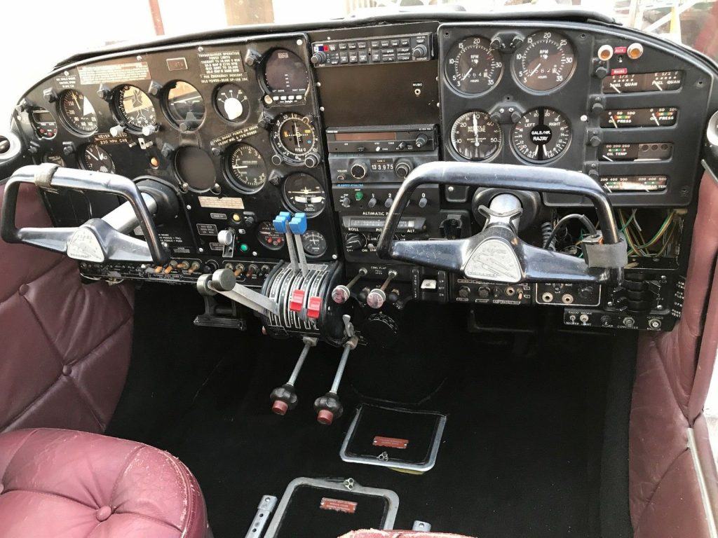 immaculate 1964 Piper PA30 Twin Comanche
