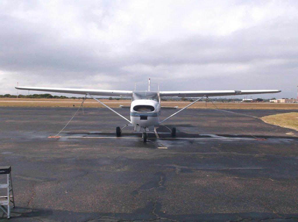 some damage 1963 Cessna 182f aircraft