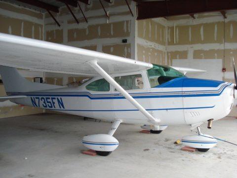 hangared 1977 Cessna 182Q aircraft for sale