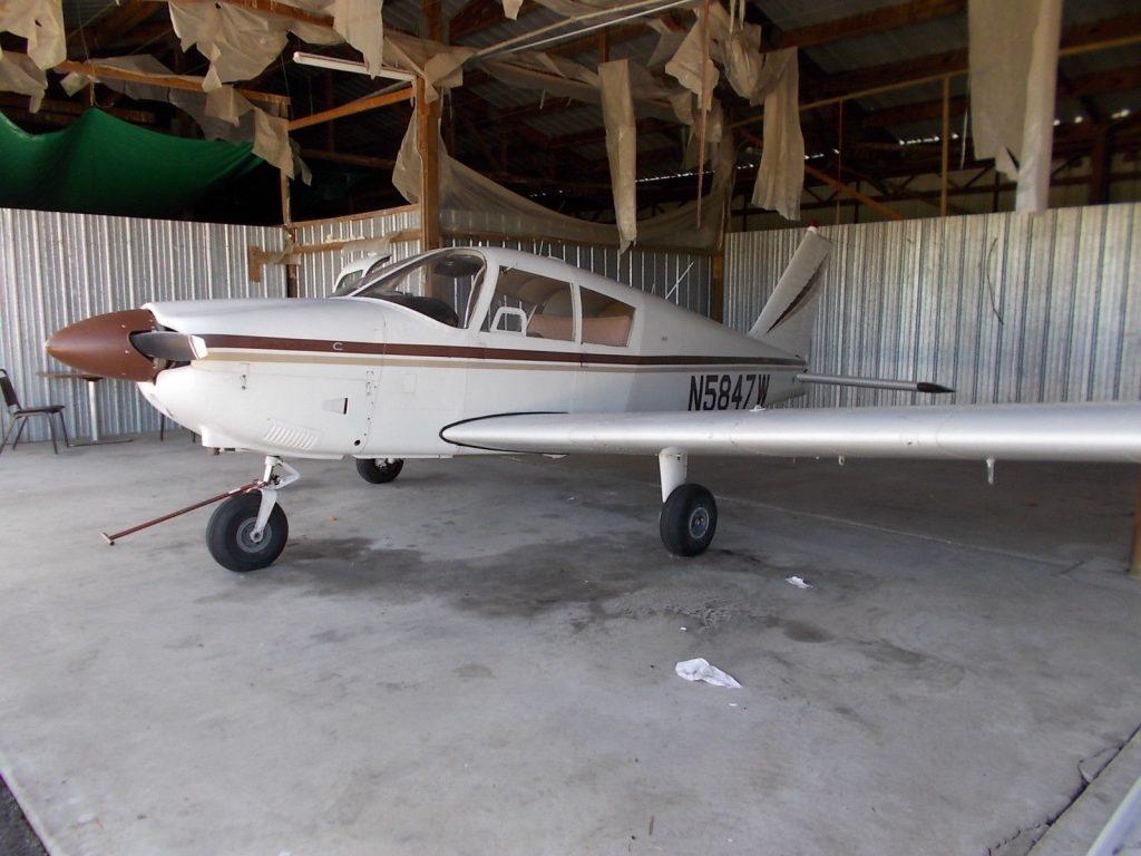 light 1965 Piper Cherokee 160c aircraft