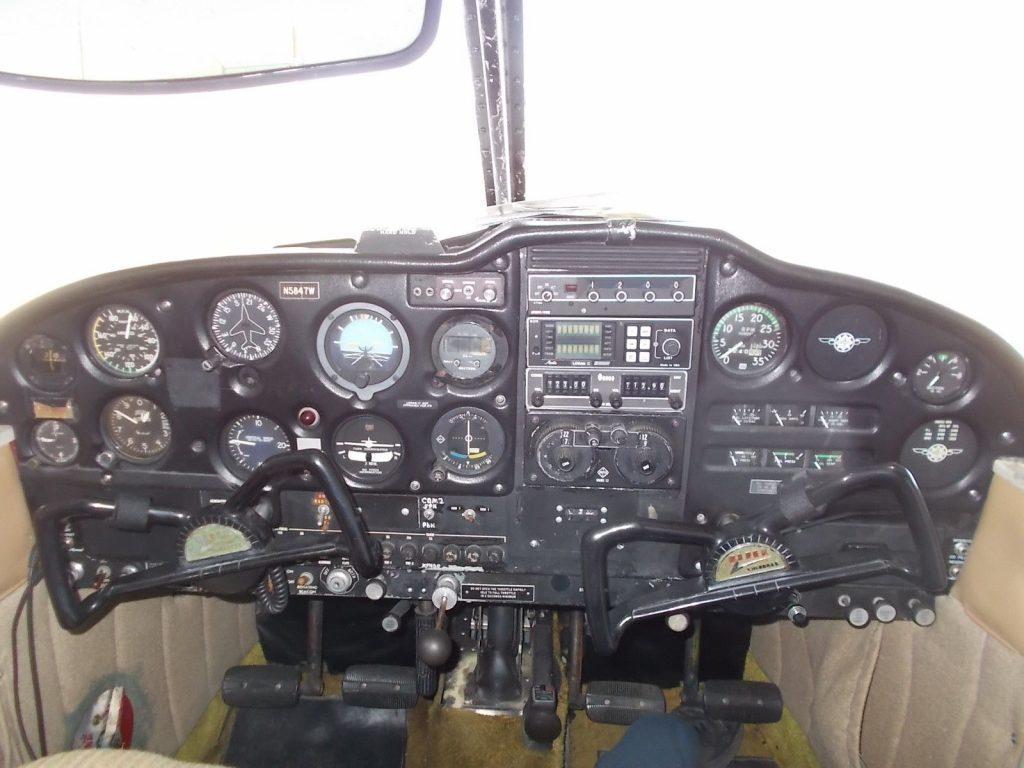 light 1965 Piper Cherokee 160c aircraft