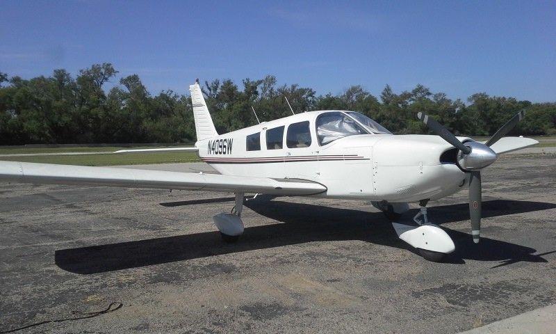 flies great 1967 Piper Cherokee PA32 aircraft