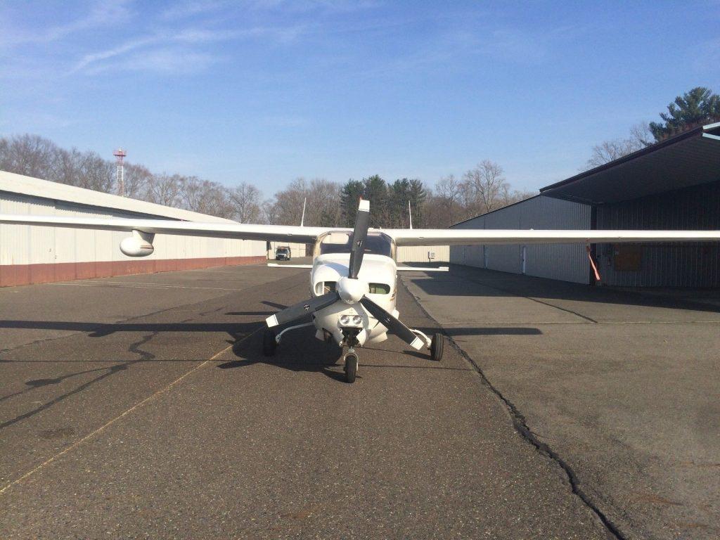 hangared 1979 Cessna Centurion P210n aircraft