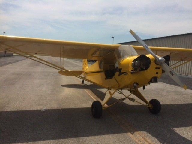 nice paint 1946 Piper cub j3 aircraft