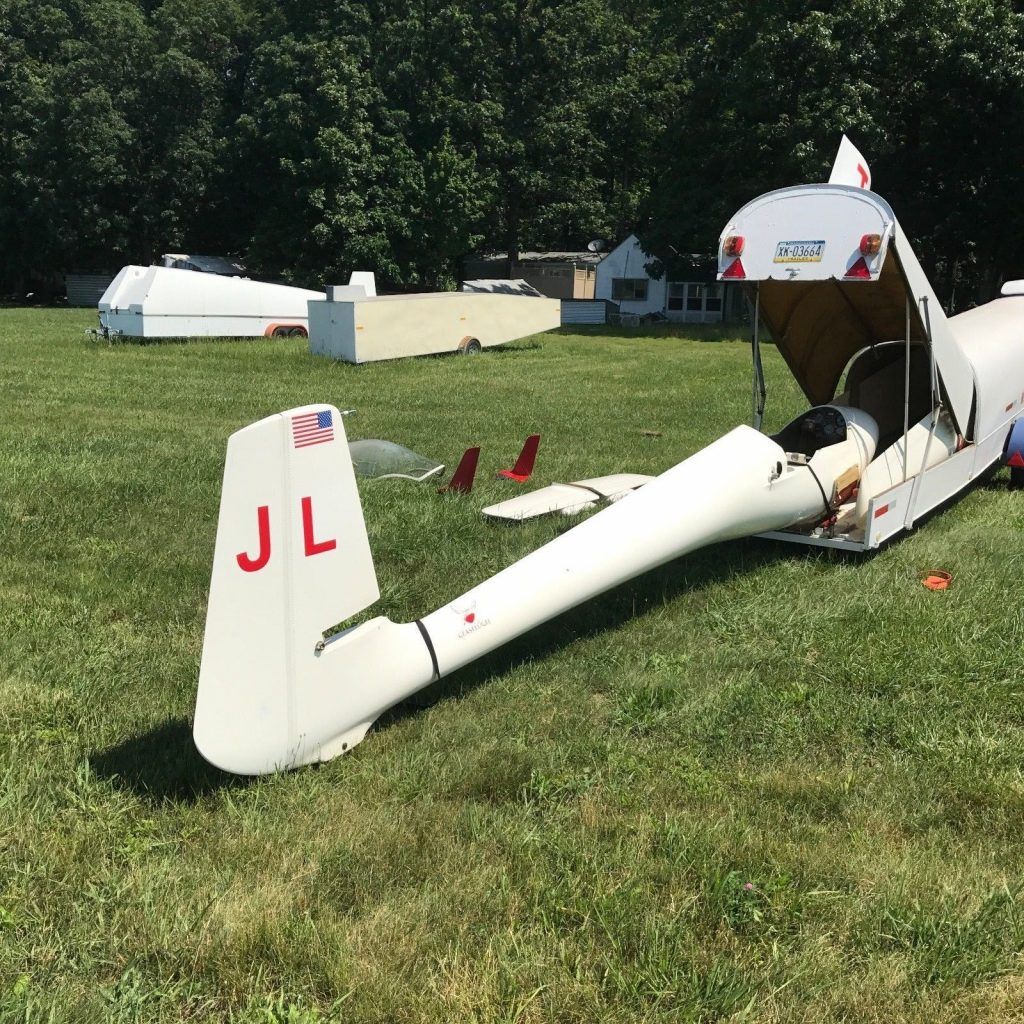 parachute equipped 1970 Libelle 201B sail plane