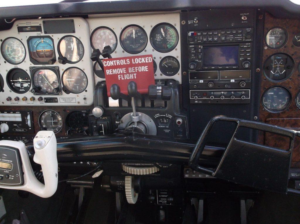 great shape 1973 Beech B 58 Baron aircraft