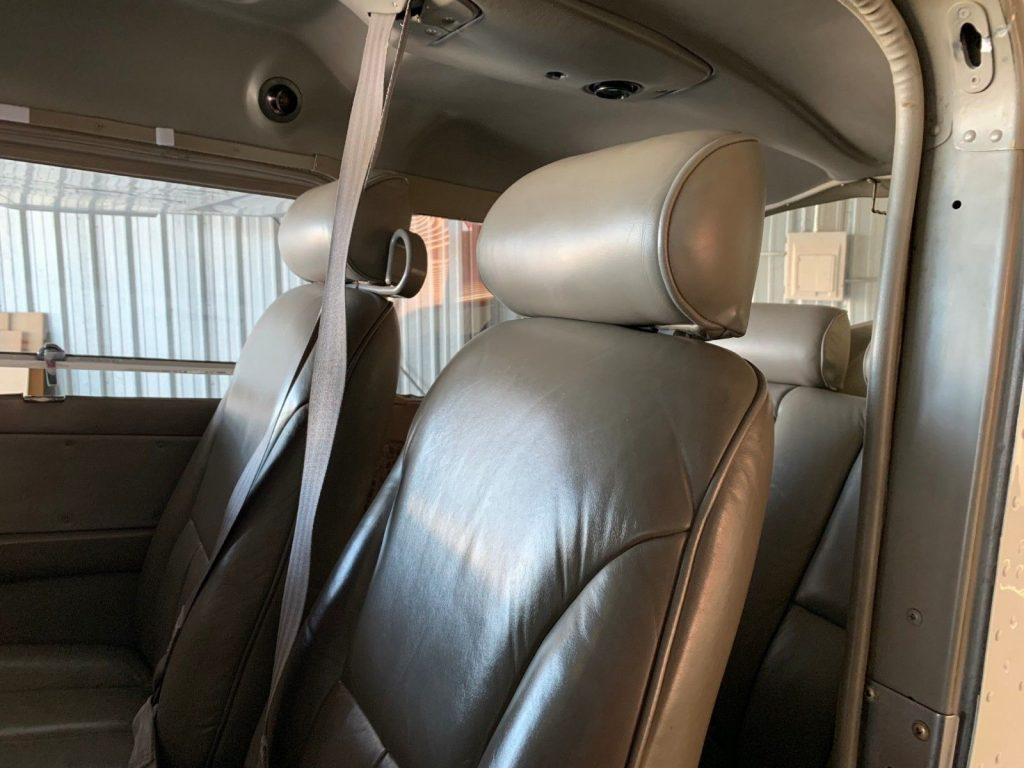 clean 1999 Cessna 172SP aircraft