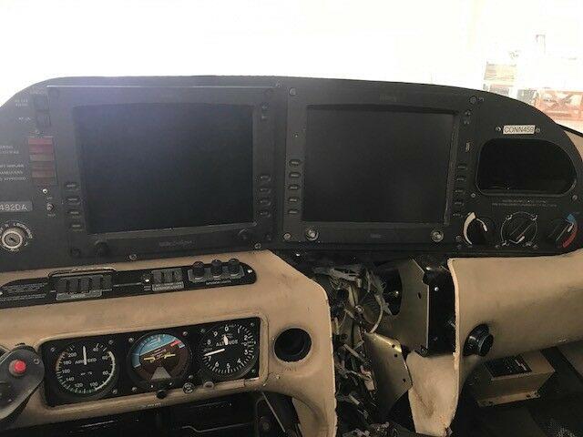 lightly damaged 2007 Cirrus SR 20 G2 aircraft