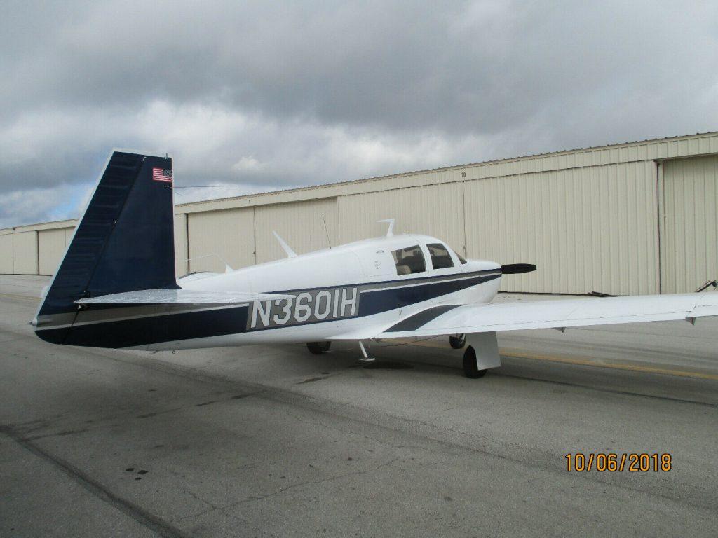 fully operating 1977 Mooney M20C aircraft