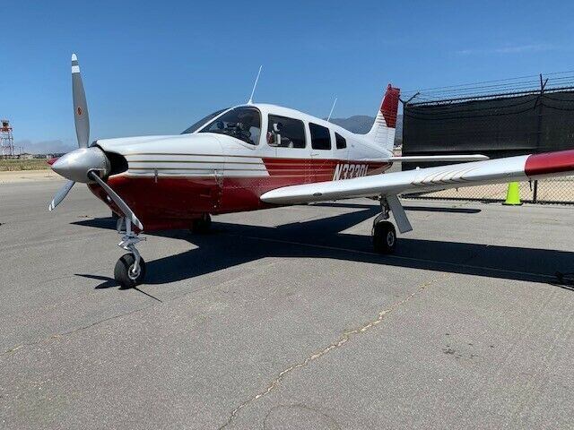 very nice 1975 Piper Arrow Pa28r 200 aircraft