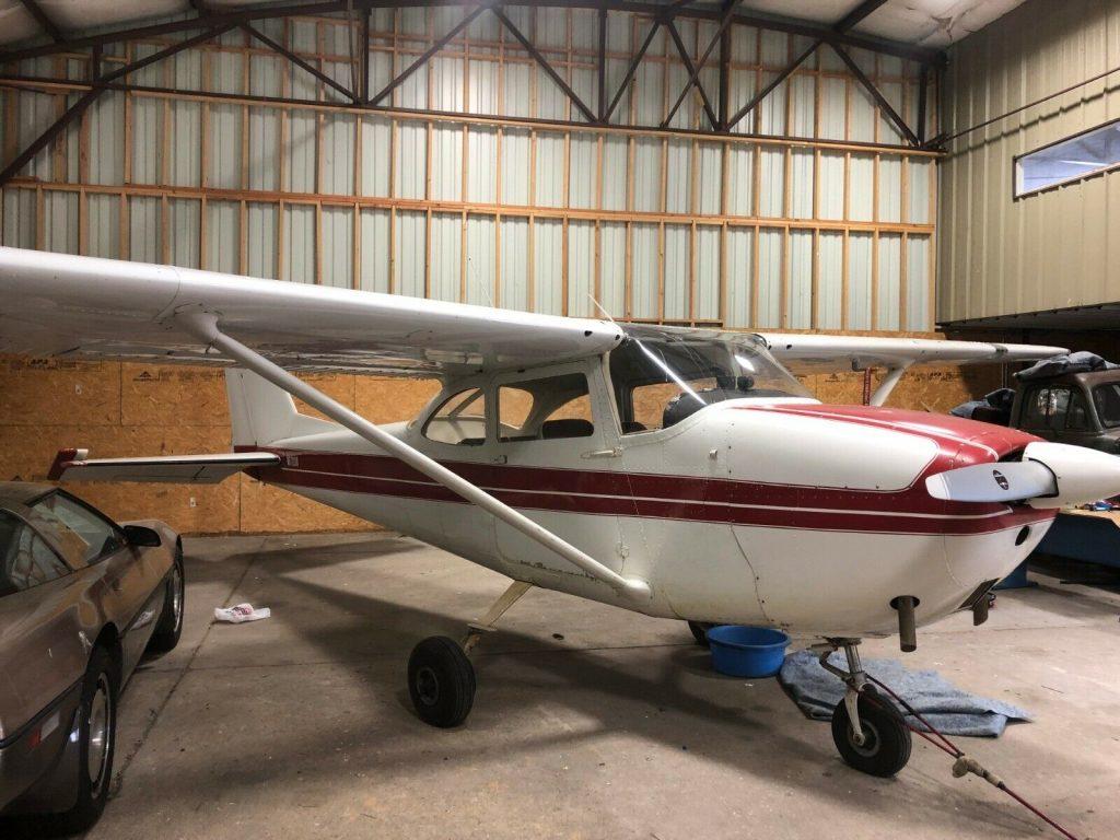 hangared 1965 Cessna 172F aircraft