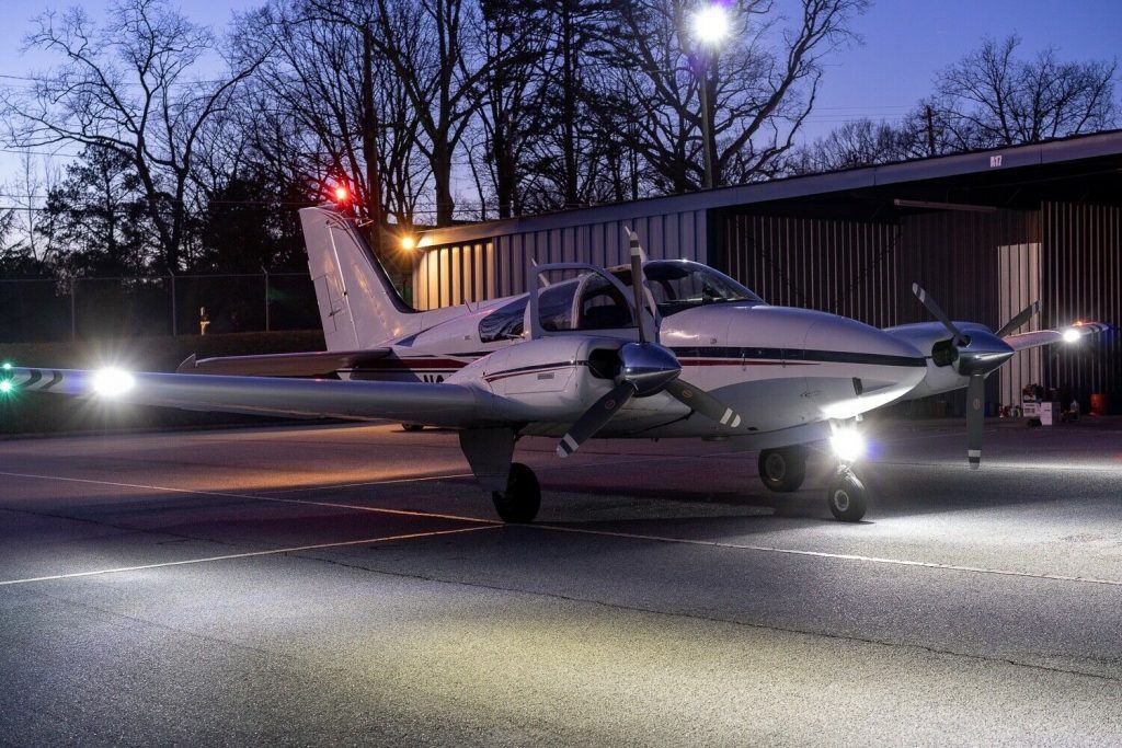 nice 1970 Beechcraft Baron B55 aircraft