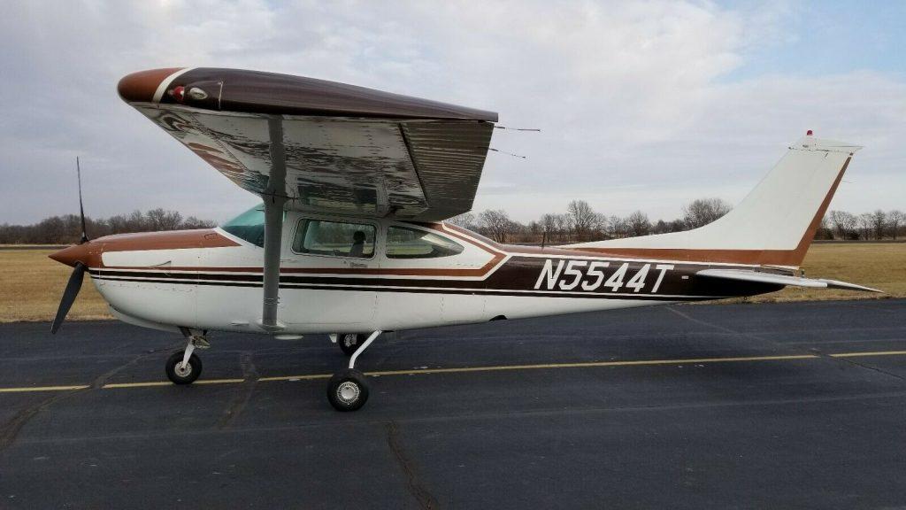well equipped 1982 Cessna 182 RG Skylane II aircraft