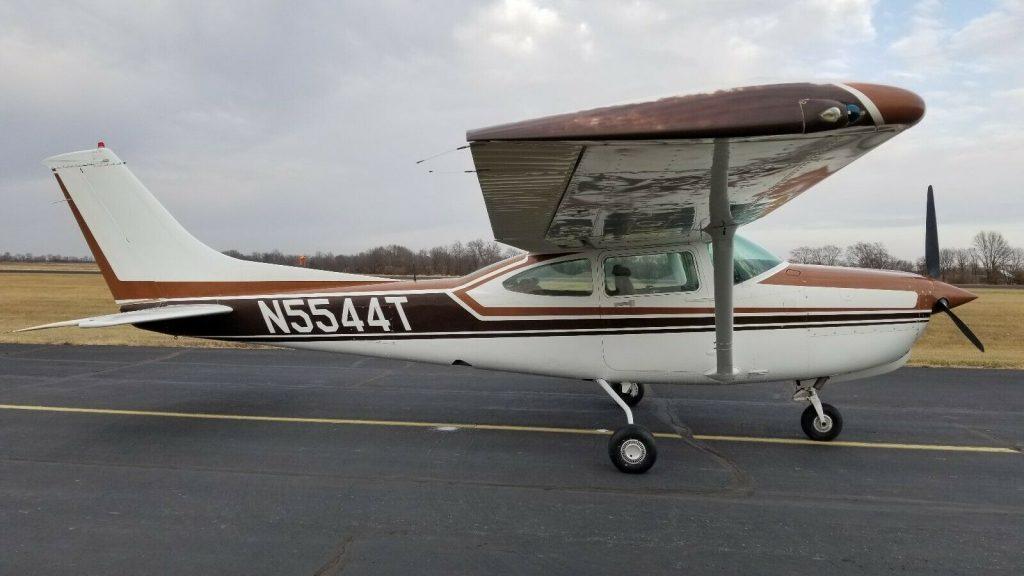 well equipped 1982 Cessna 182 RG Skylane II aircraft