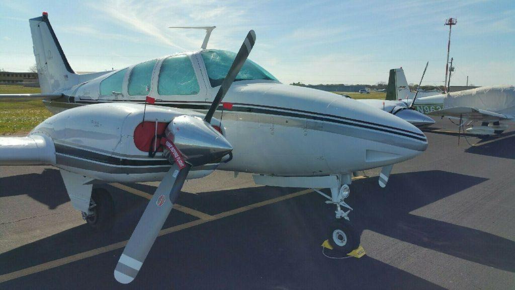 great shape 1970 Beechcraft B 55 Baron aircraft