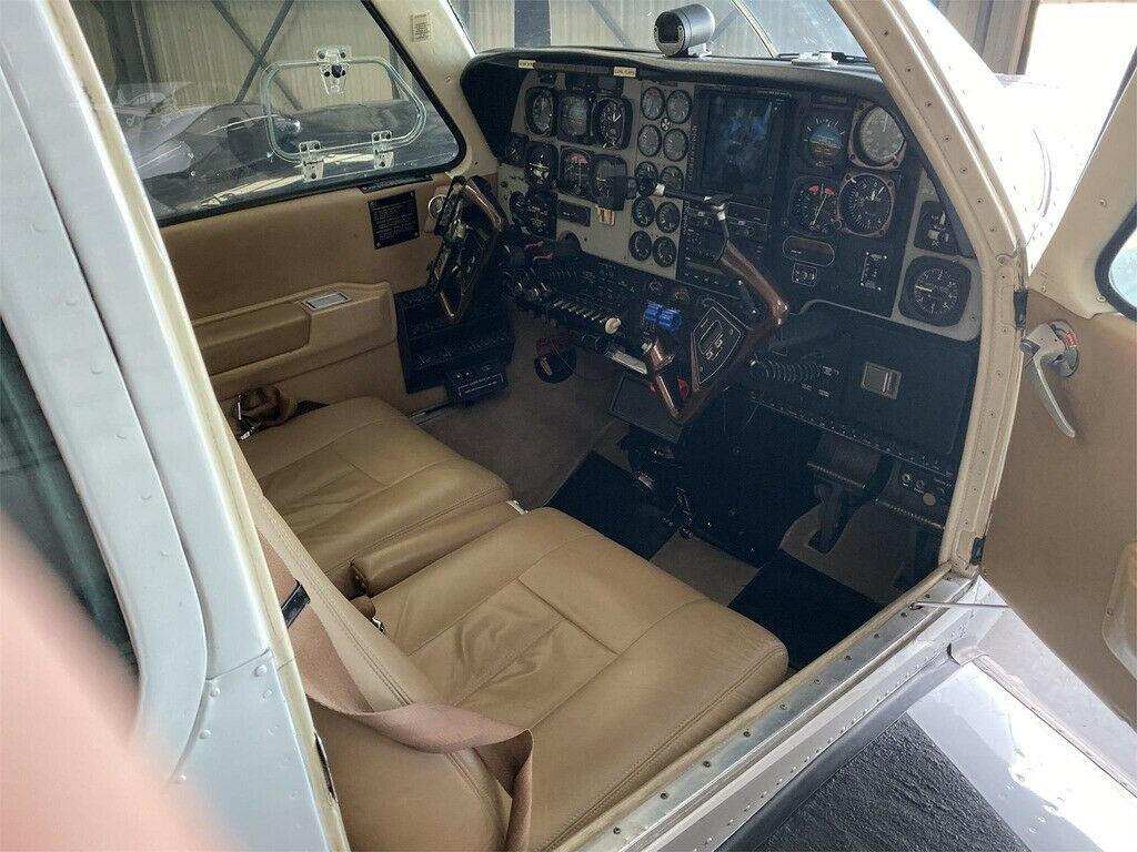 Always Hangared 1993 Beechcraft 58 Baron aircraft