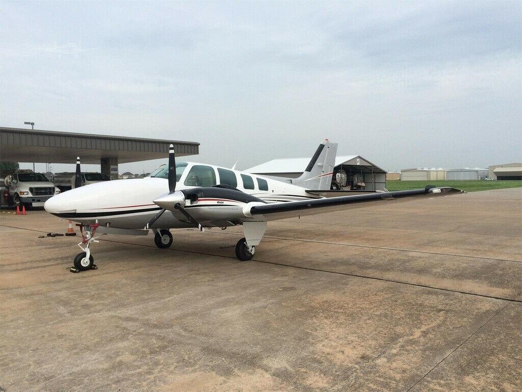 Always Hangared 1993 Beechcraft 58 Baron aircraft