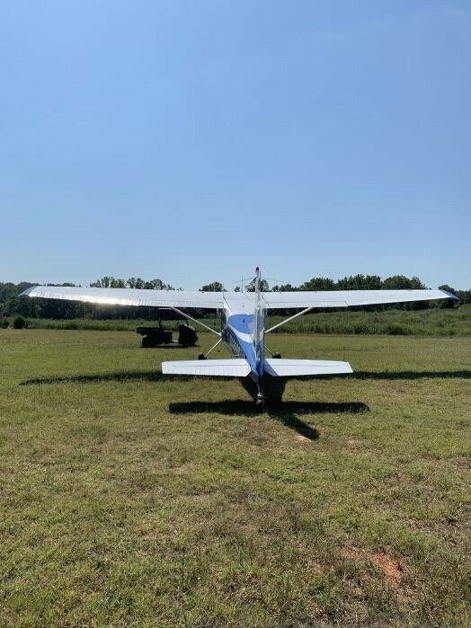 hangared 1975 Cessna 185F aircraft