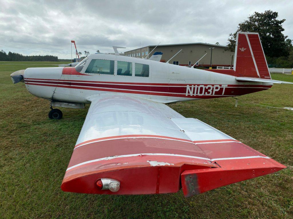 light damage 1975 Mooney M20f aircraft