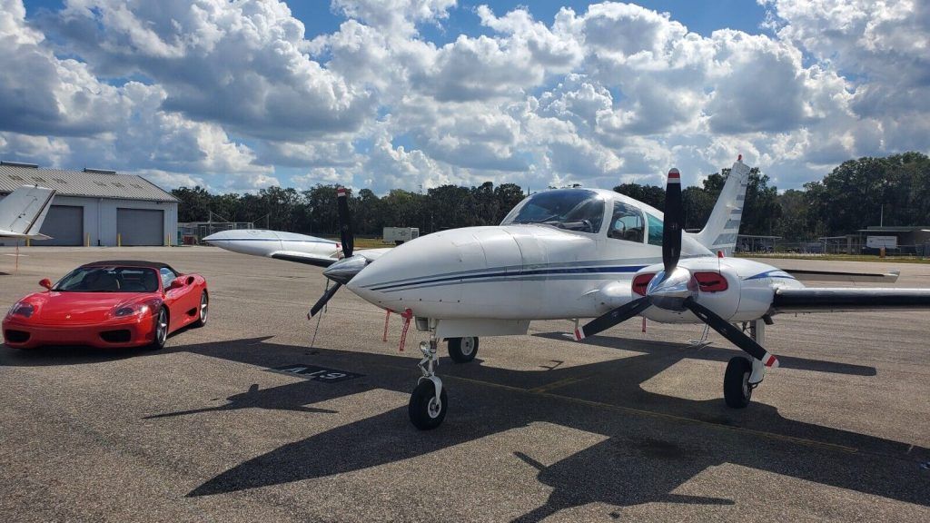 1976 Cessna 310R aircraft [great shape]