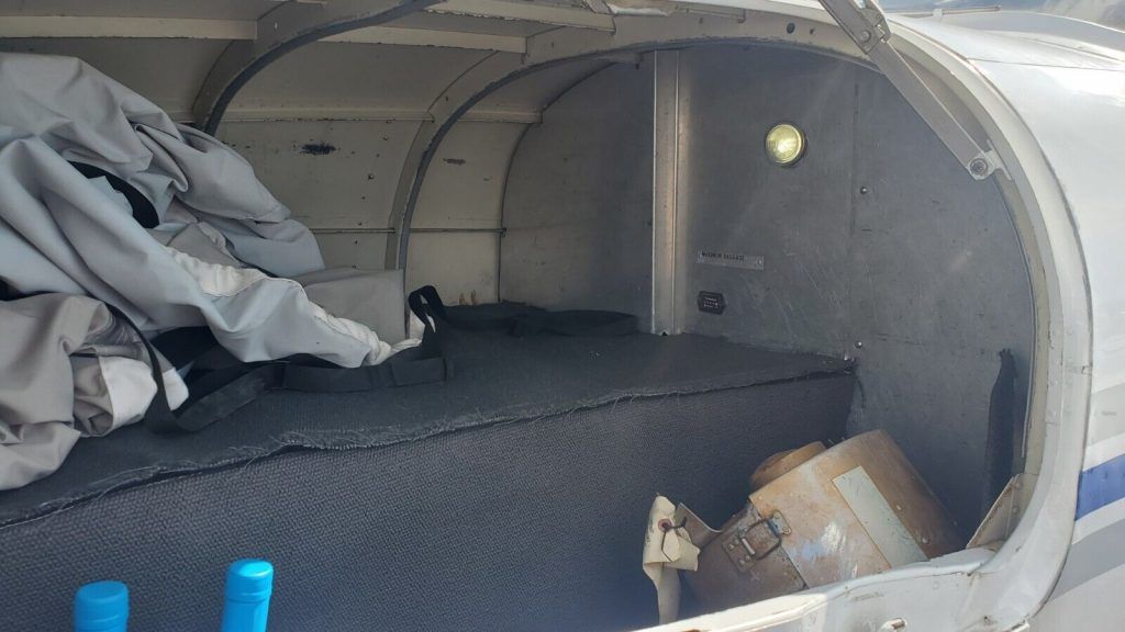 1976 Cessna 310R aircraft [great shape]