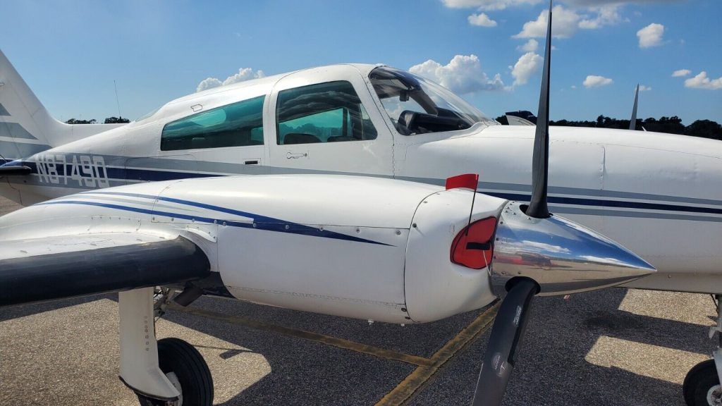 1976 Cessna 310R aircraft [great shape]