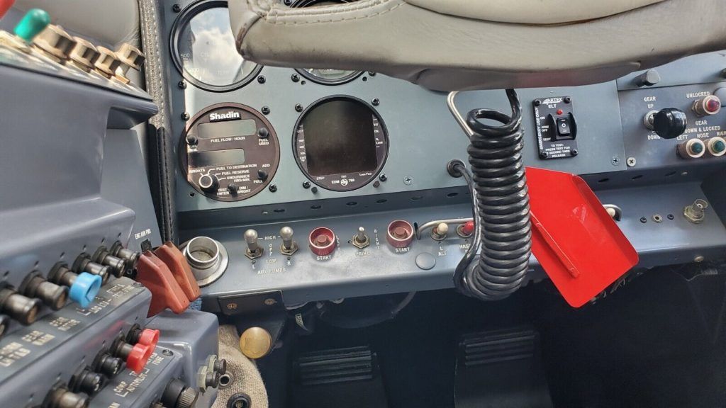 1976 Cessna 310R aircraft [great shape]