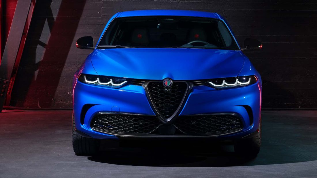 Alfa Romeo Tonale Close up Front Alfa Romeo Tonale Close up Front