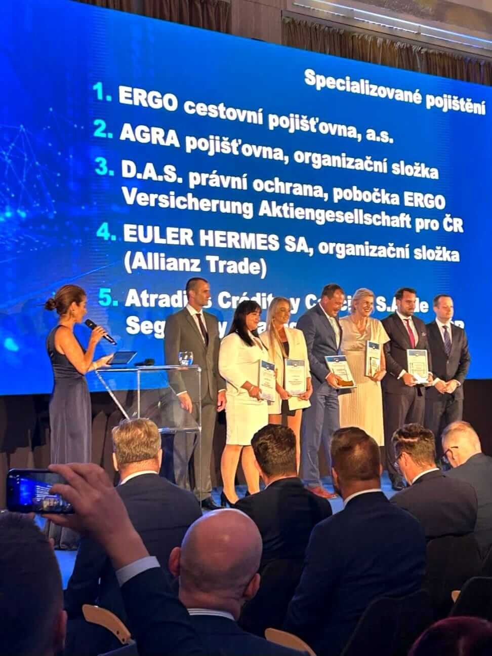 Ocenění Pojišťovna roku 2025 - cenu přebírá Vladimír John